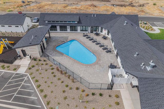 300 Luman Road 200, Phoenix, OR 97535