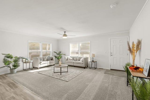 300 Luman Road 200, Phoenix, OR 97535