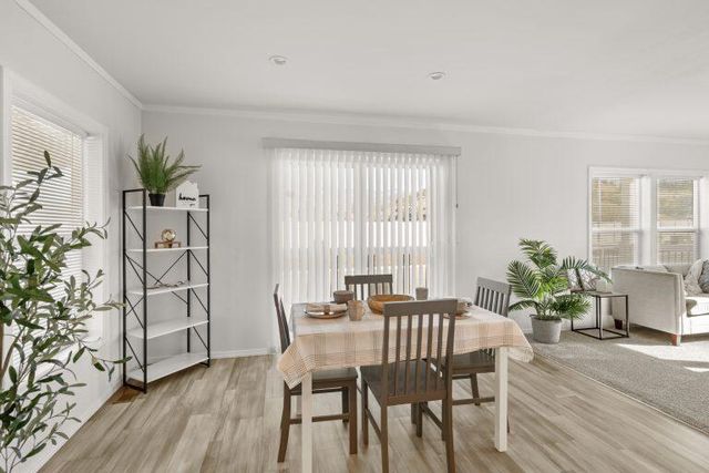 300 Luman Road 200, Phoenix, OR 97535