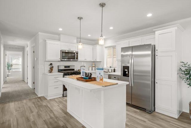 300 Luman Road 200, Phoenix, OR 97535