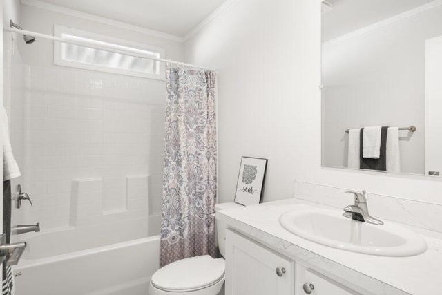 300 Luman Road 200, Phoenix, OR 97535