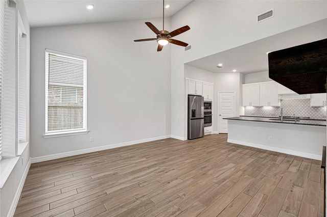 9339 Galloway Woods Trail, Tomball, TX 77375