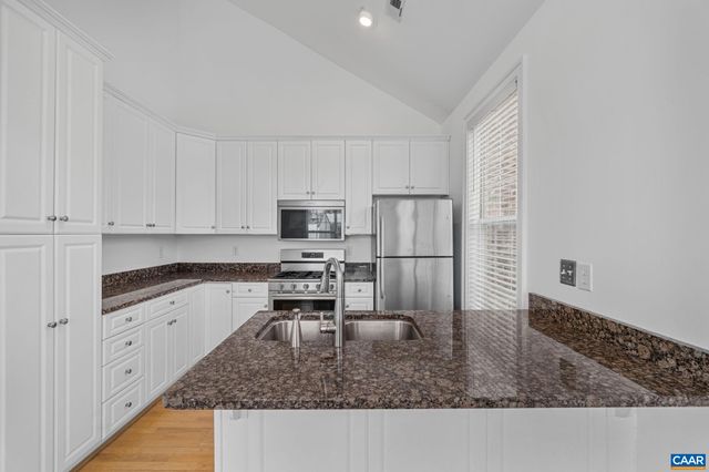 949 Glenwood Station Ln Unit 202, Charlottesville, VA 22901