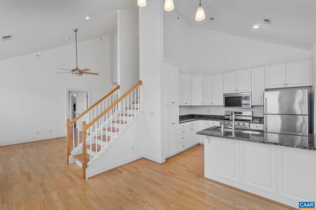 949 Glenwood Station Ln Unit 202, Charlottesville, VA 22901