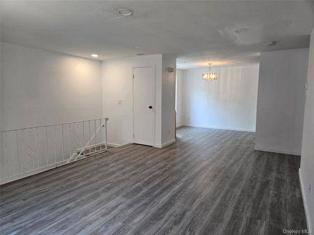 132 Golf Lane, Medford, NY 11763