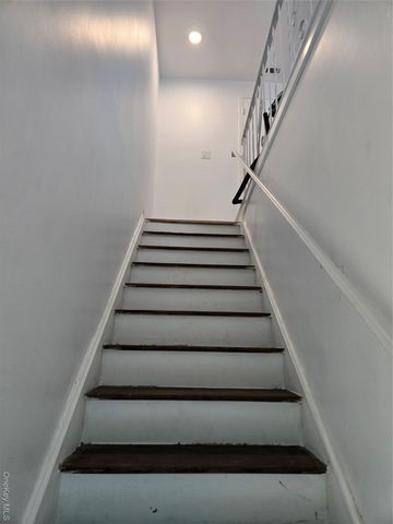 132 Golf Lane, Medford, NY 11763