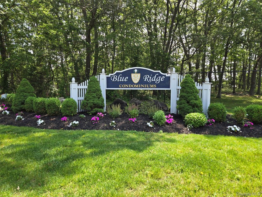 132 Golf Lane, Medford, NY 11763