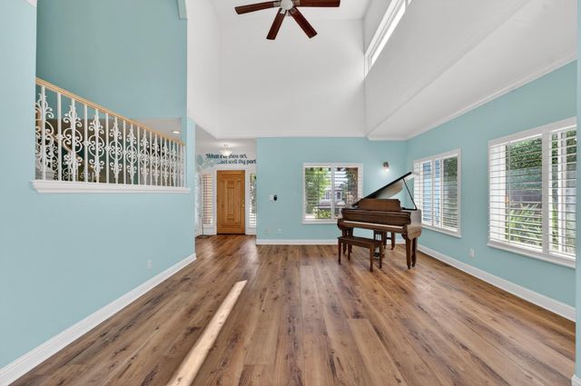 8442 Cobble Creek Ln, Orangevale, CA 95662