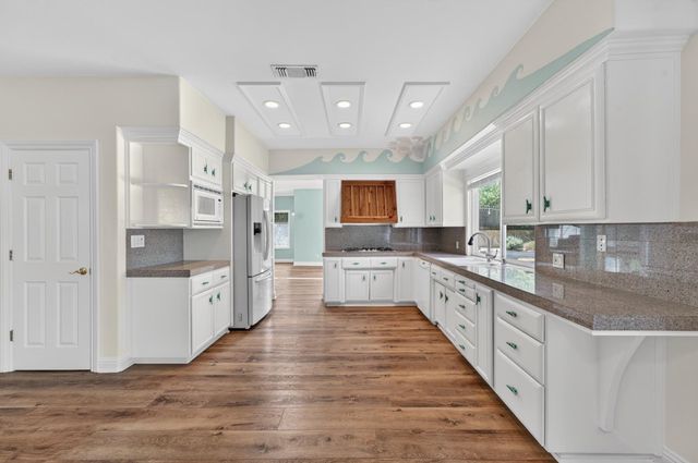 8442 Cobble Creek Ln, Orangevale, CA 95662