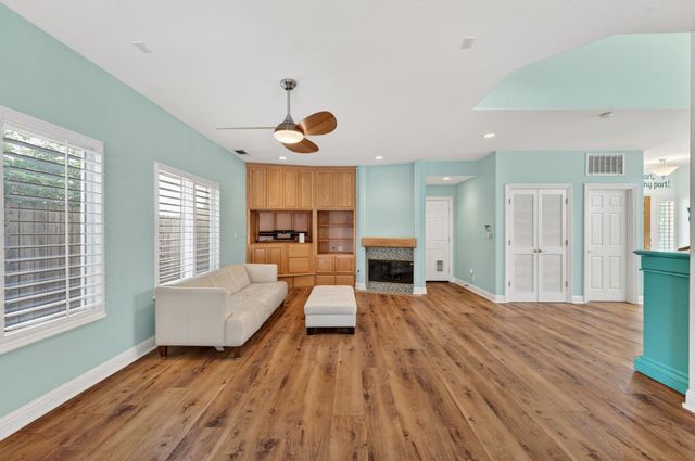 8442 Cobble Creek Ln, Orangevale, CA 95662