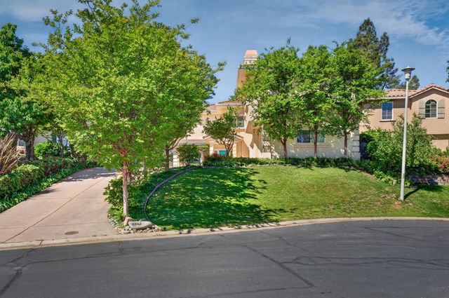 8442 Cobble Creek Ln, Orangevale, CA 95662