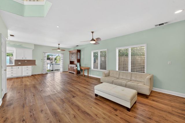 8442 Cobble Creek Ln, Orangevale, CA 95662