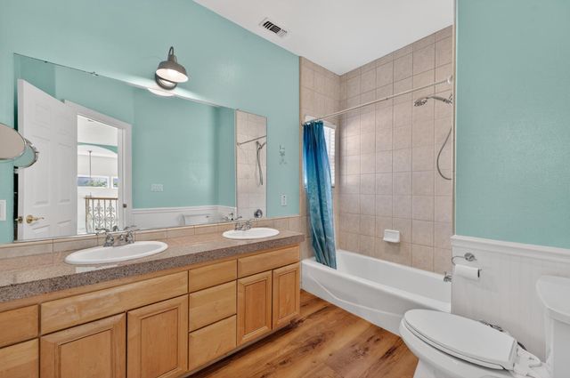 8442 Cobble Creek Ln, Orangevale, CA 95662