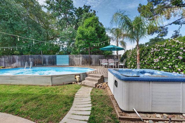 8442 Cobble Creek Ln, Orangevale, CA 95662