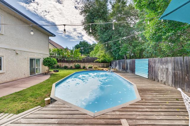 8442 Cobble Creek Ln, Orangevale, CA 95662