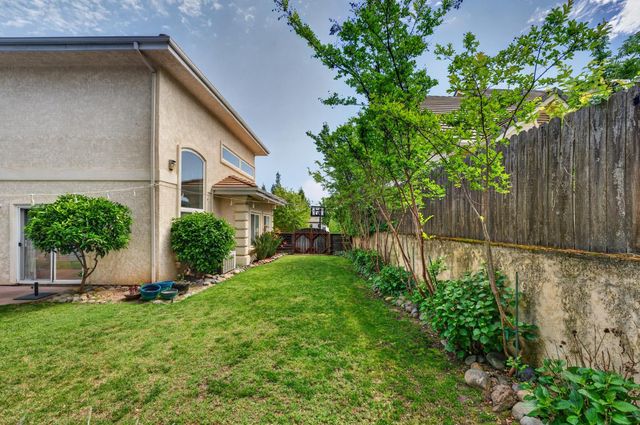 8442 Cobble Creek Ln, Orangevale, CA 95662