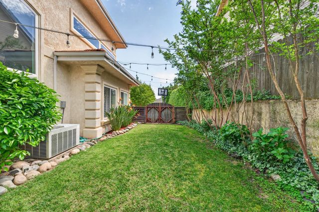 8442 Cobble Creek Ln, Orangevale, CA 95662