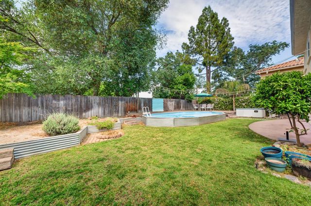 8442 Cobble Creek Ln, Orangevale, CA 95662