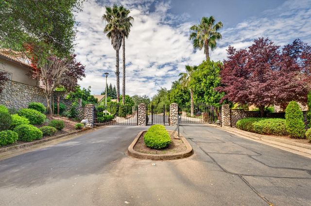 8442 Cobble Creek Ln, Orangevale, CA 95662