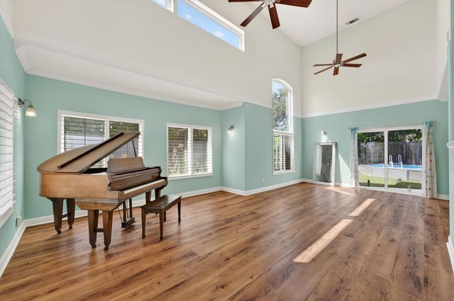 8442 Cobble Creek Ln, Orangevale, CA 95662