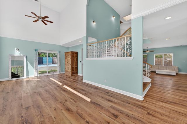 8442 Cobble Creek Ln, Orangevale, CA 95662