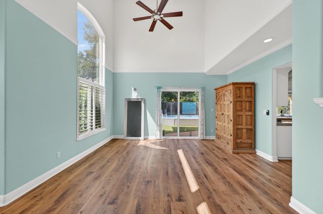 8442 Cobble Creek Ln, Orangevale, CA 95662