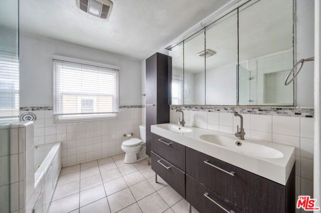 1677 S Harvard Boulevard, Los Angeles, CA 90006