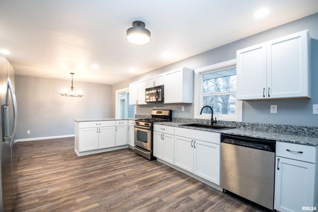 203 EATON Avenue, Bartonville, IL 61607