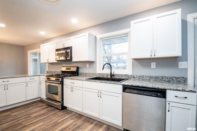 203 EATON Avenue, Bartonville, IL 61607