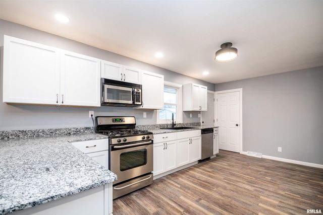 203 EATON Avenue, Bartonville, IL 61607