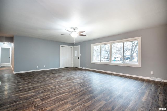 203 EATON Avenue, Bartonville, IL 61607