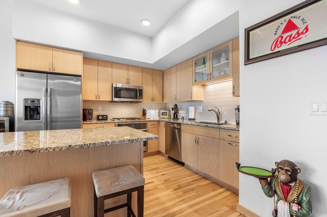 740 Portland Avenue 1005, Minneapolis, MN 55415