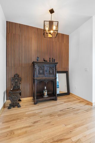 740 Portland Avenue 1005, Minneapolis, MN 55415