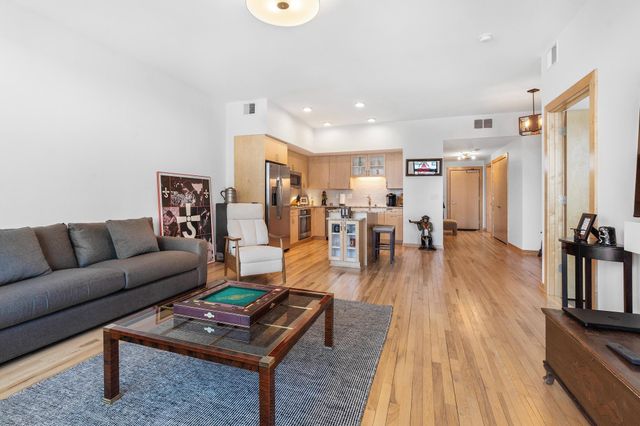 740 Portland Avenue 1005, Minneapolis, MN 55415