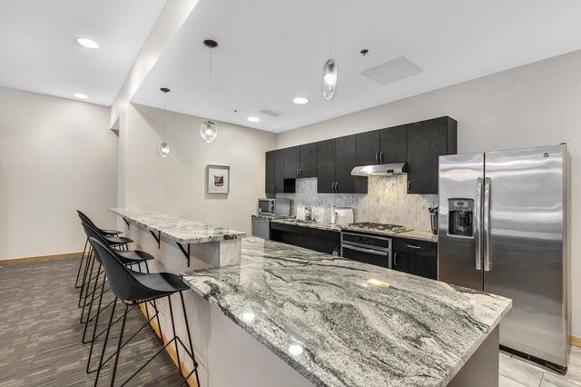 740 Portland Avenue 1005, Minneapolis, MN 55415