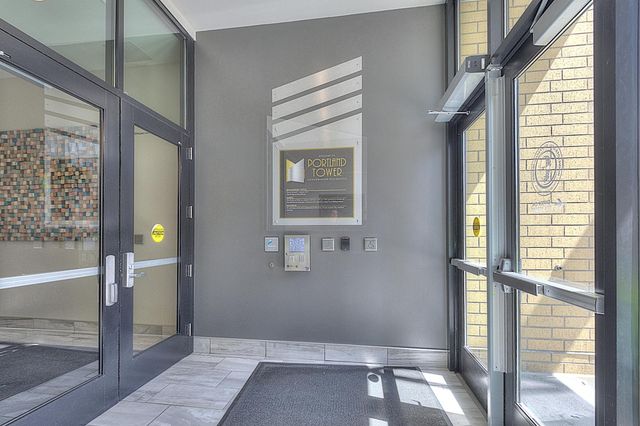 740 Portland Avenue 1005, Minneapolis, MN 55415