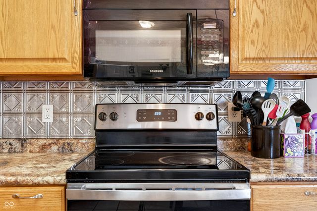2823 Whitney Way, Seymour, IN 47274