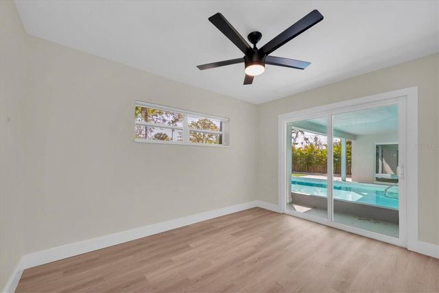 4135 SHORE ACRES BOULEVARD NE, St Petersburg, FL 33703