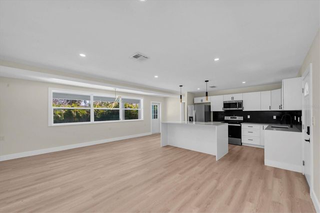 4135 SHORE ACRES BOULEVARD NE, St Petersburg, FL 33703