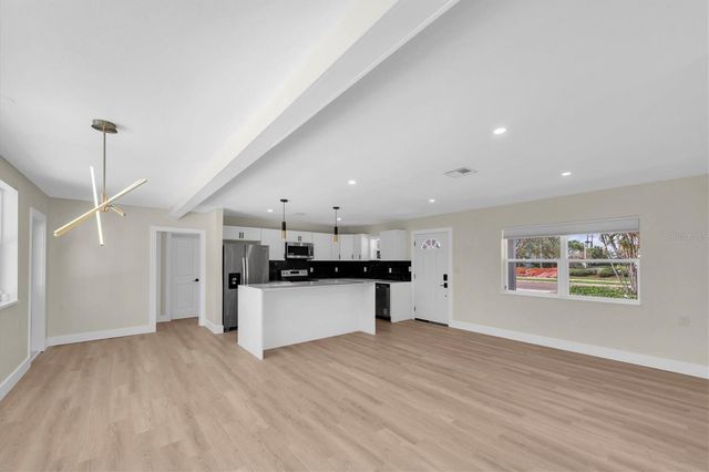 4135 SHORE ACRES BOULEVARD NE, St Petersburg, FL 33703