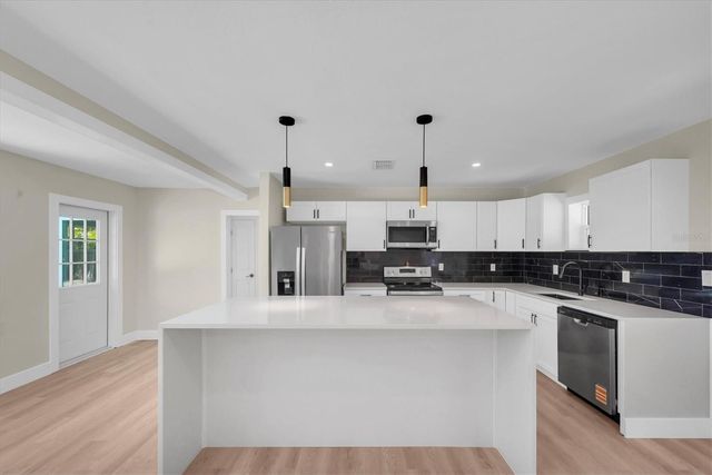 4135 SHORE ACRES BOULEVARD NE, St Petersburg, FL 33703