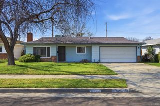 2204 Fairmont Drive, Hanford, CA 93230