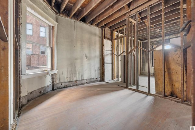 610 Broadway Units 200 & 300, Paducah, KY 42001