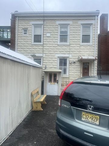 45 Market St, Paterson City, NJ 07505