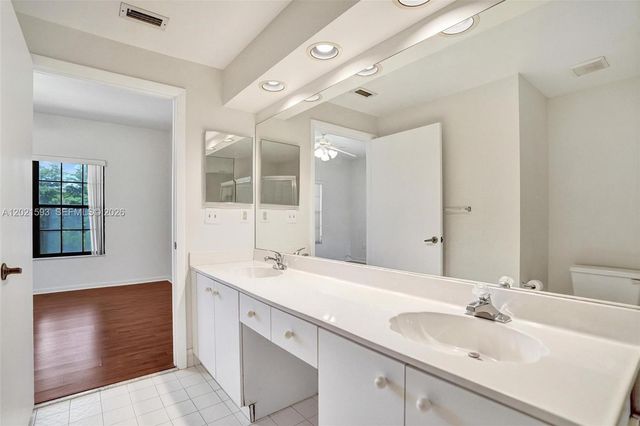 15825 SW 3rd Ct 103, Pembroke Pines, FL 33027