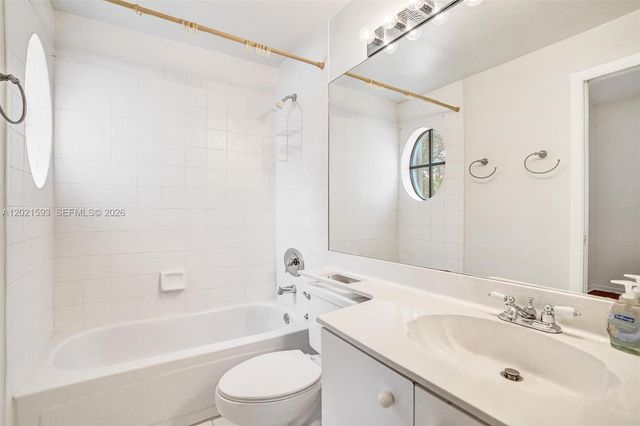 15825 SW 3rd Ct 103, Pembroke Pines, FL 33027