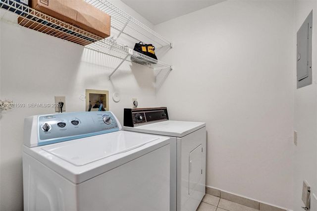 15825 SW 3rd Ct 103, Pembroke Pines, FL 33027
