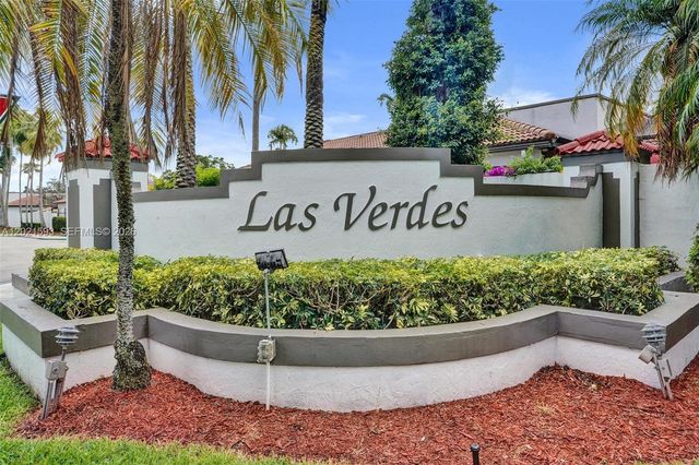 15825 SW 3rd Ct 103, Pembroke Pines, FL 33027