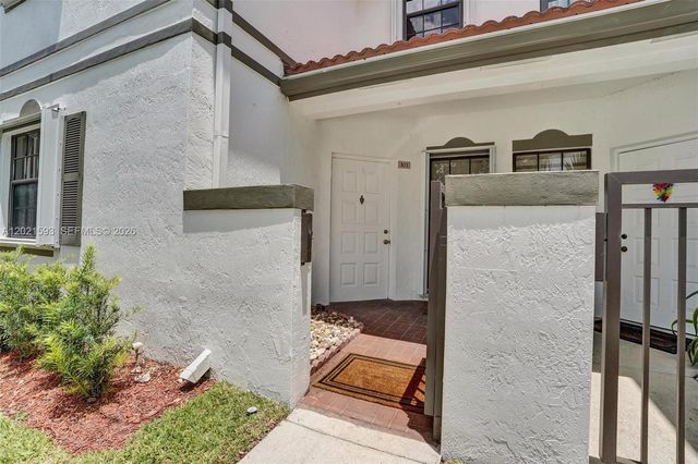 15825 SW 3rd Ct 103, Pembroke Pines, FL 33027