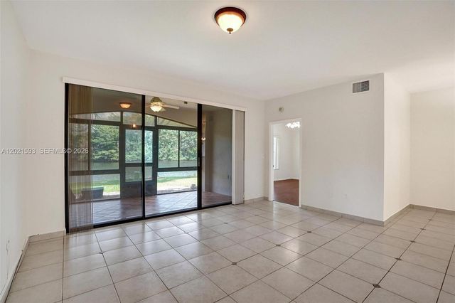 15825 SW 3rd Ct 103, Pembroke Pines, FL 33027